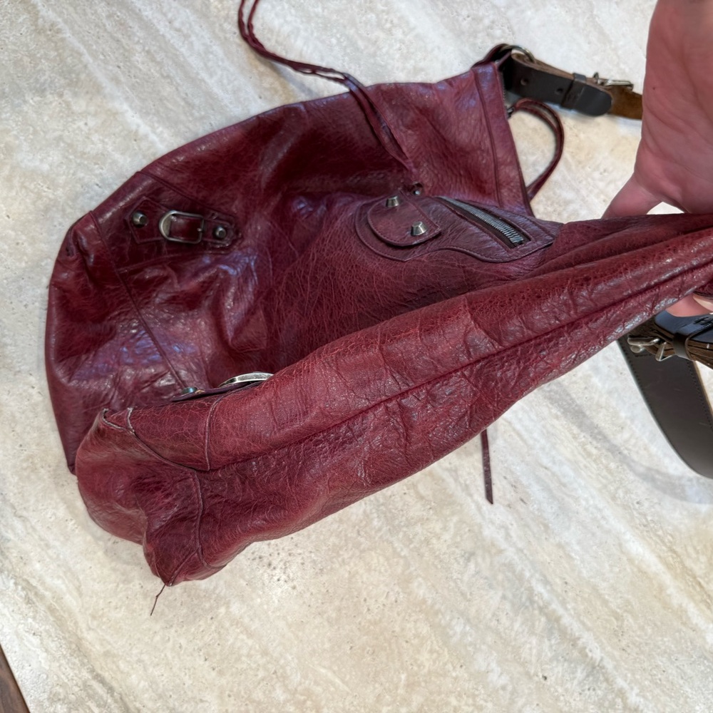 Balenciaga men’s day shoulder Red Leather messenger Bag - Picture 3 of 10
